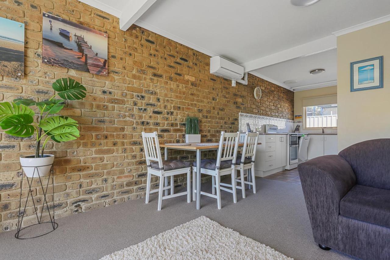 The Retreat Lakeside Merimbula Extérieur photo